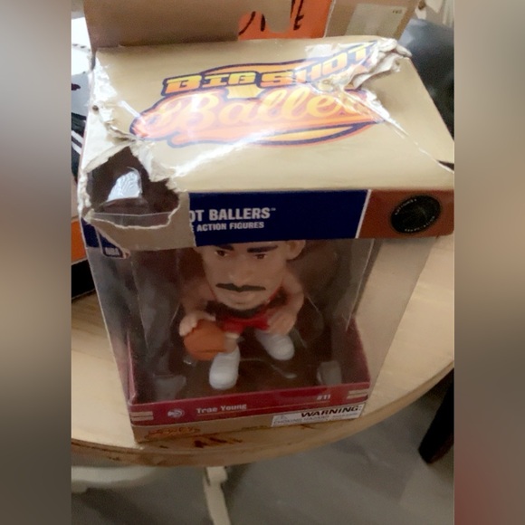 Trae Young Atlanta Hawks Big Shot Ballers Collectible toy figure NBA - Picture 6 of 9